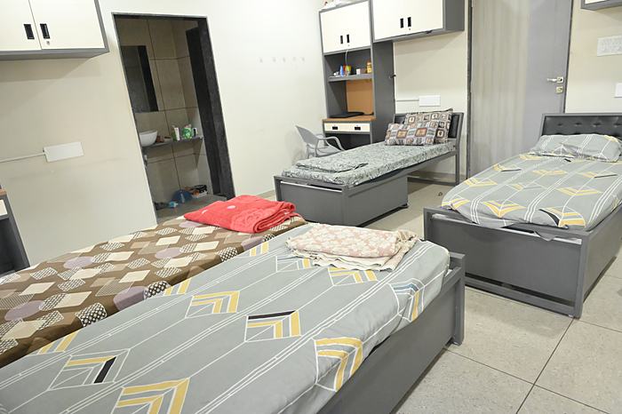 Boys Hostel: Hostel room