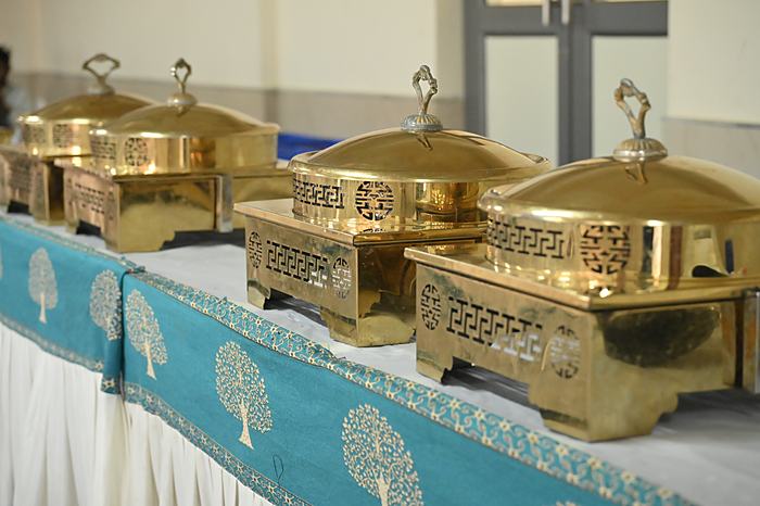 Dining Hall: Food service